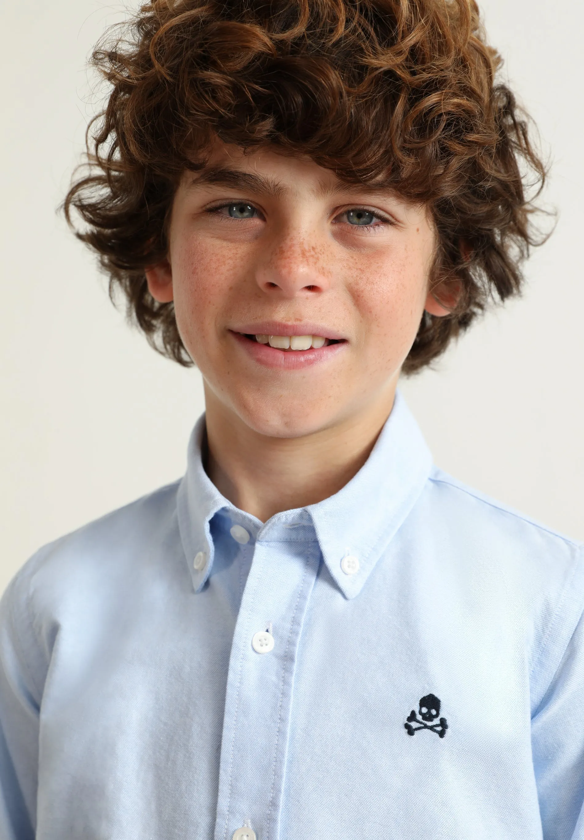 CAMISA OXFORD COLARINHO BOTÕES